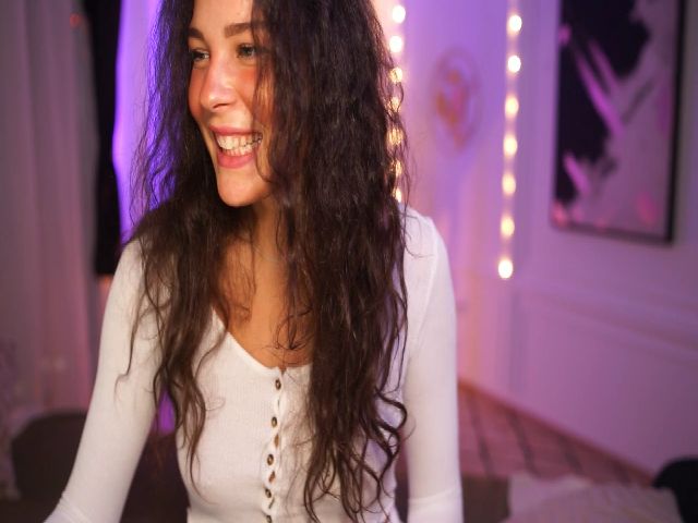 Live sex webcam photo for ITakeUrBreath #271044375