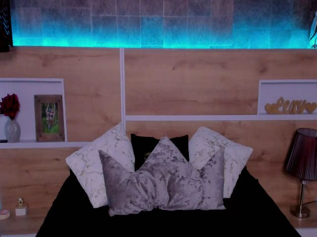 Live sex webcam photo for Lexy_fox2 #271044802