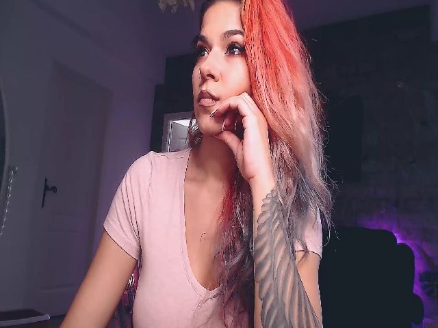 Live sex webcam photo for CurlyAmeli #271049530