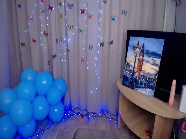 Live sex webcam photo for HelenAmour #271049756