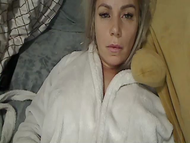 Live sex webcam photo for Yourmilf24 #271046068