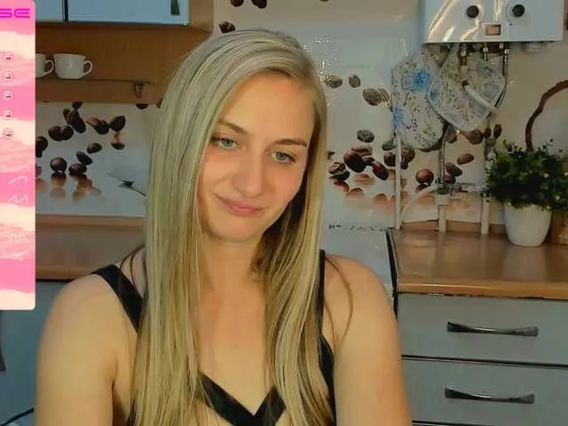 Live sex webcam photo for RitaMay #271046926