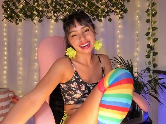 Live sex webcam photo for CoralineRyan #271043846