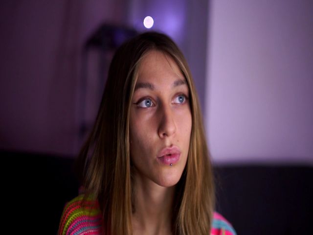 Live sex webcam photo for Poppyes #271053786