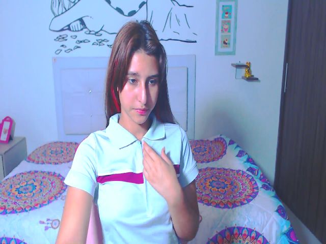 Live sex webcam photo for violeta09 #271044598