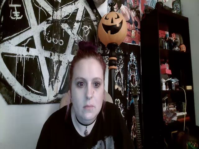 Live sex webcam photo for Weetziebabe #271052577