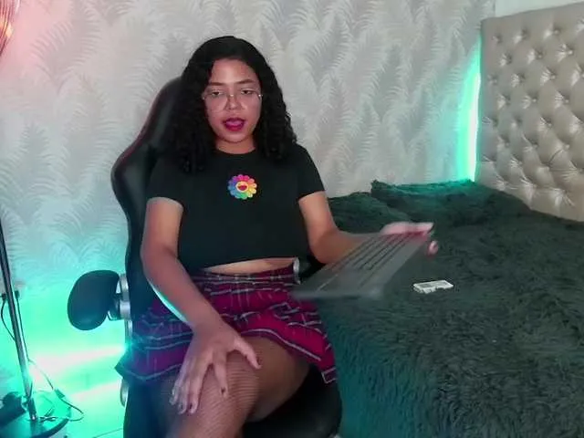 Live sex webcam photo for melinax4you #271043217