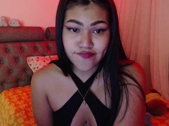 Live sex webcam photo for sara-guzman02 #271050834