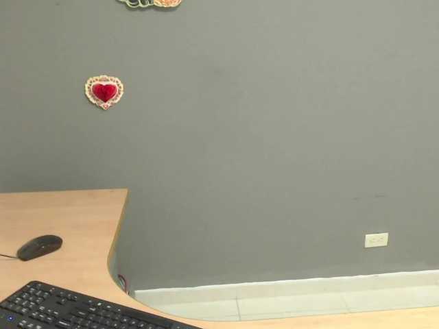 Live sex webcam photo for hilary0617 #271055225