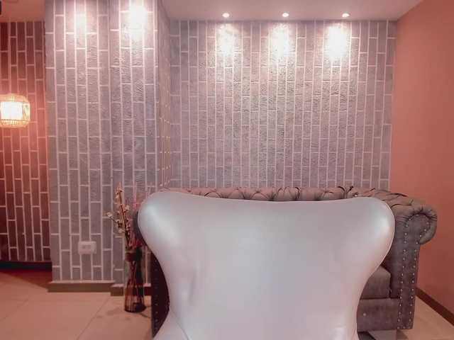 Live sex webcam photo for MariamRivera #271051040