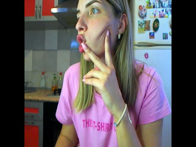 Live sex webcam photo for HotSexyLady_1 #271049559