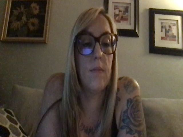 Live sex webcam photo for Lolamaddison #271043916