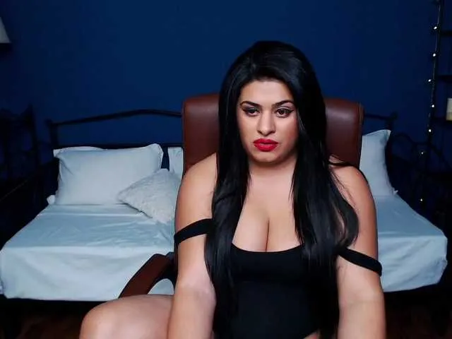 Live sex webcam photo for HeidiCute #271050916