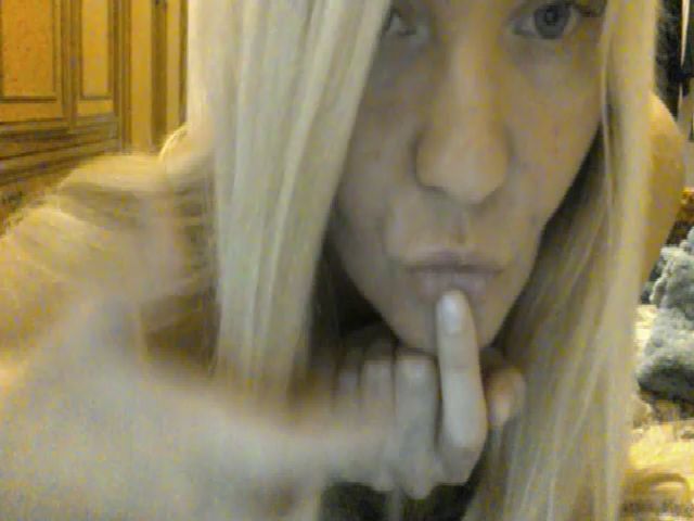 Live sex webcam photo for AromanovaA #271049685