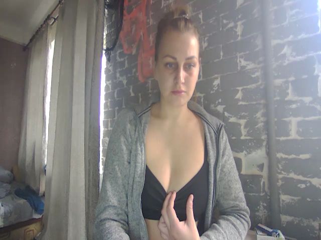 Live sex webcam photo for Liagray #271047556