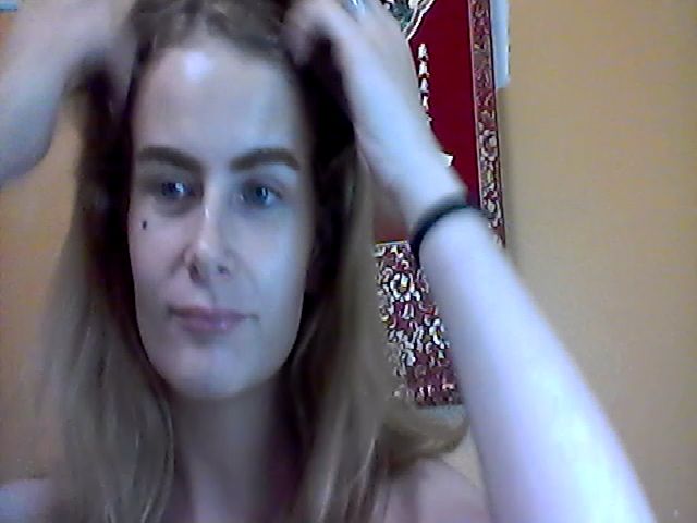 Live sex webcam photo for NikkiDawson #271045309