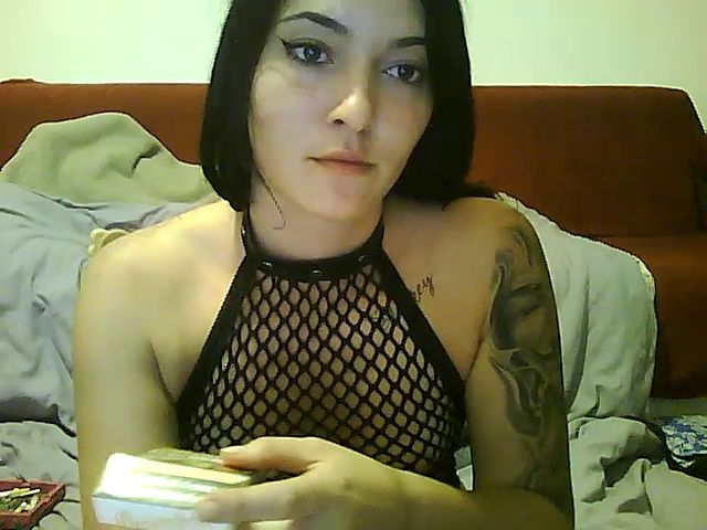 Live sex webcam photo for HotNaty69 #271058857