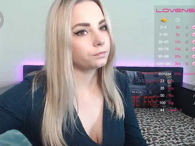 Live sex webcam photo for ORNELLAMUTTY #271068276
