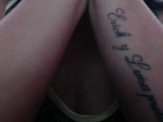 Live sex webcam photo for luzzyhot #271073797