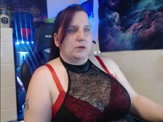 Live sex webcam photo for DrachenLady39 #271072832