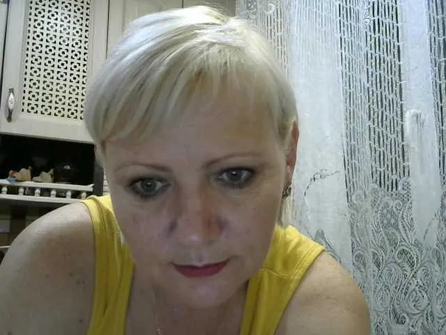 Live sex webcam photo for HelenLike #271059718