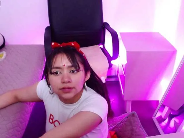 Live sex webcam photo for scarlet-gold #271065483