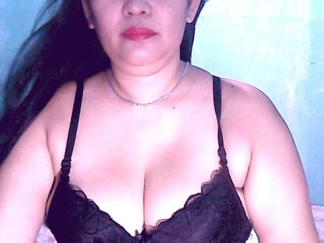 Live sex webcam photo for wildmom4u #271060354