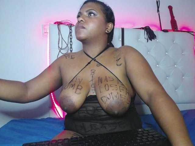 Live sex webcam photo for dirty-lady2 #271073397