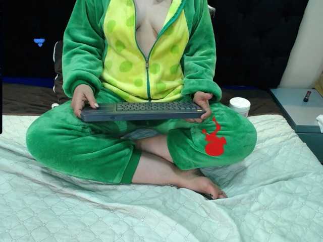 Live sex webcam photo for lola-vonnyroc #271060759