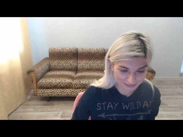 Live sex webcam photo for SexyBeatriice #271066025