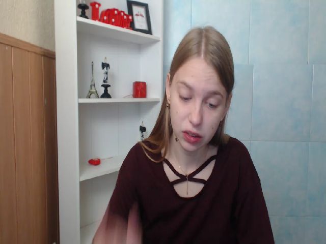 Live sex webcam photo for SshyTeen #271065731