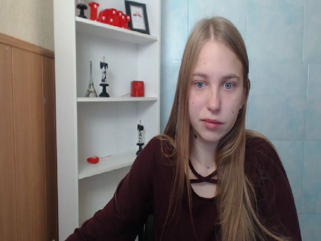 Live sex webcam photo for SshyTeen #271066139