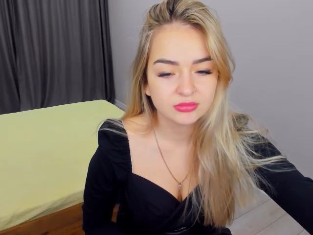 Live sex webcam photo for AshleyCute #271065745