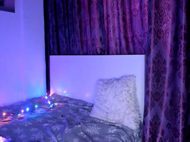 Live sex webcam photo for Lora_Luv #271065667