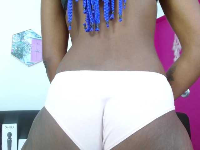 Live sex webcam photo for -UMAWILLIAMS #271067895