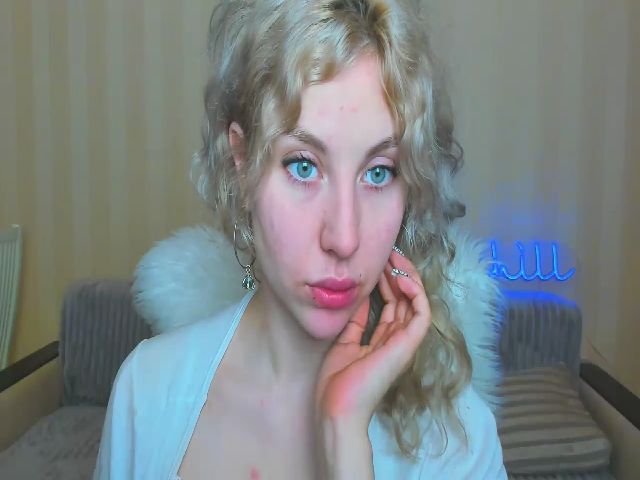 Live sex webcam photo for MollyDiamond1 #271071784