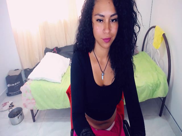 Live sex webcam photo for Vailot_cute #271076121