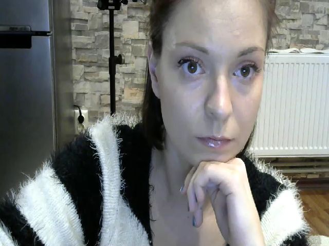 Live sex webcam photo for Velicious7 #271070527