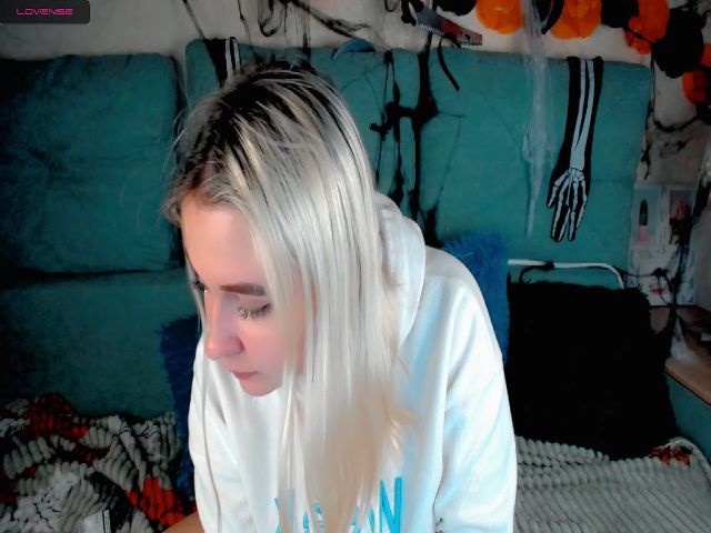 Live sex webcam photo for LindaRichXX #271067603