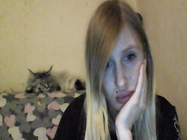 Live sex webcam photo for GuiltyKitty #271075150