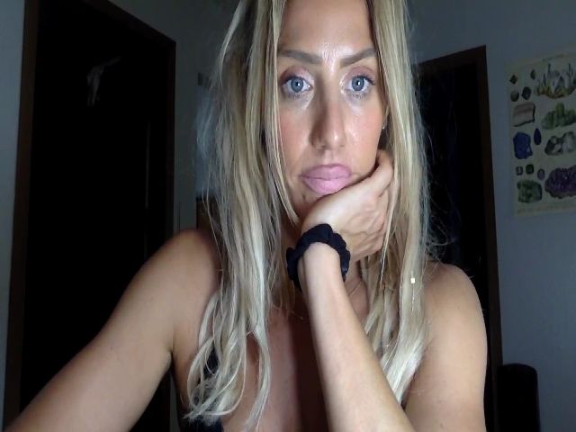 Live sex webcam photo for Fitnessbaby69 #271076766