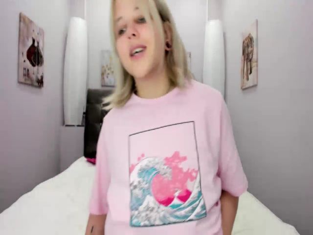 Live sex webcam photo for Helokit #271066248