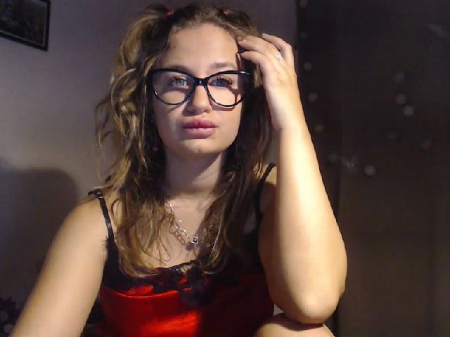 Live sex webcam photo for Curlymayaa #271063308