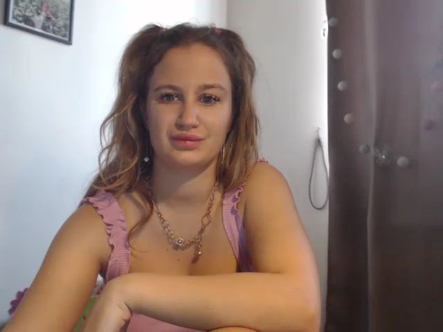 Live sex webcam photo for Curlymayaa #271066542