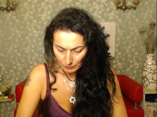 Live sex webcam photo for AishaVivaV #271069921