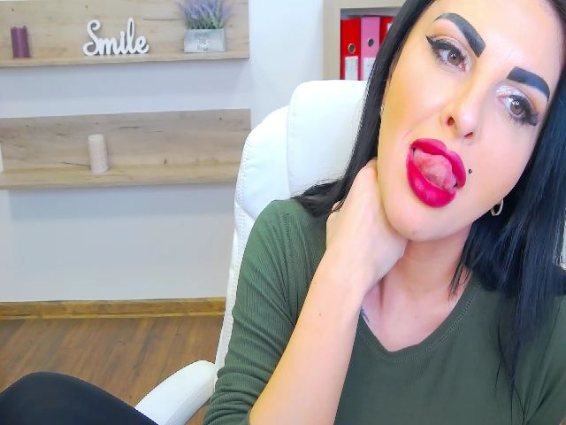 Live sex webcam photo for Emily_Claire #271074652