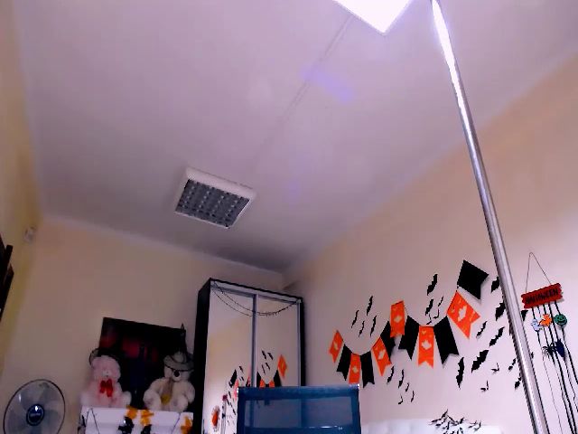 Live sex webcam photo for XeniaMilf #271071058