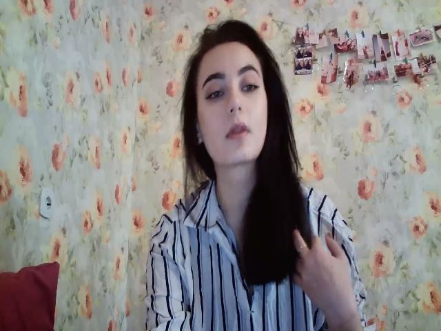 Live sex webcam photo for lolly_hollyy #271067244