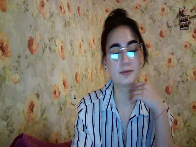 Live sex webcam photo for lolly_hollyy #271075587