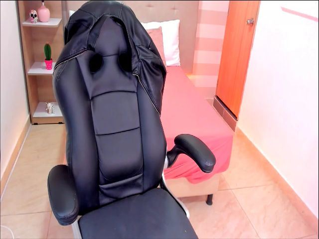 Live sex webcam photo for emma_colucci #271069397